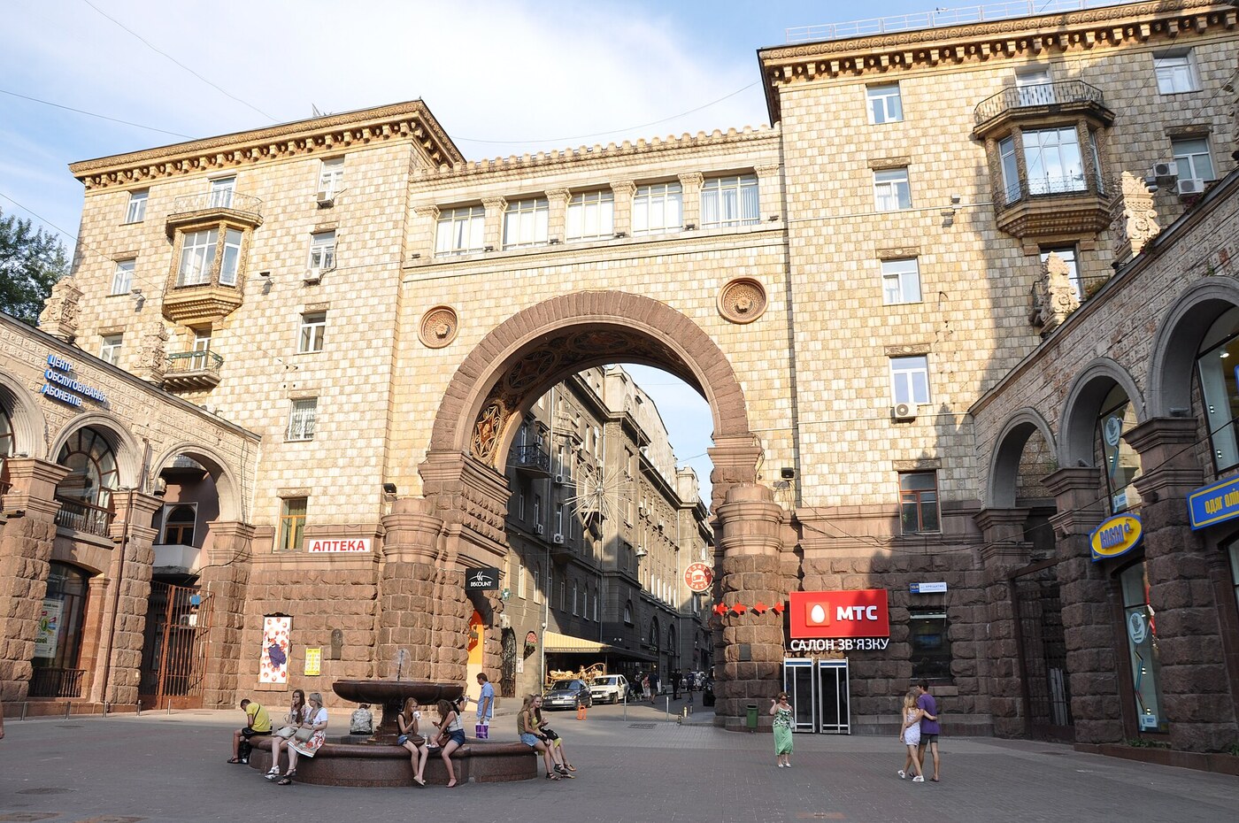 Nio döda i Kiev – och nu avslöjas Rysslands AI-fejkade segrar